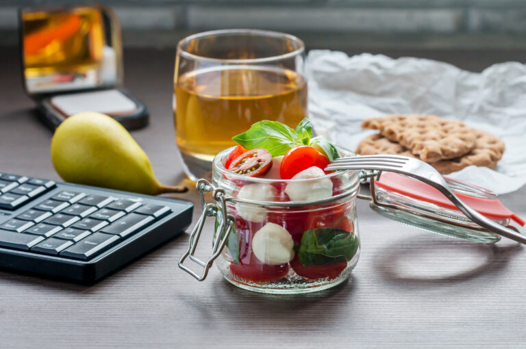 5 Tips To Healthy Snacking At Work