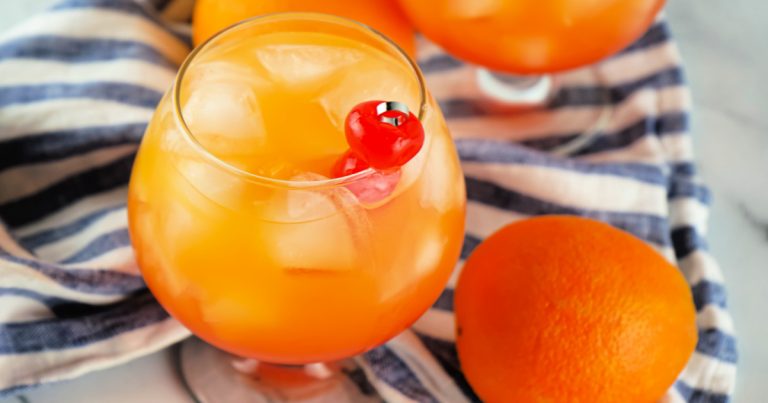 Easy Sex On The Beach Cocktail For Year-Round Summer Tastes