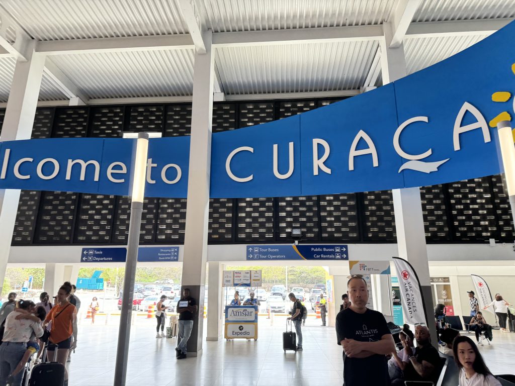 Welcome to Curaçao Hato International Airport